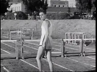 Frame at 34:09, shot 329